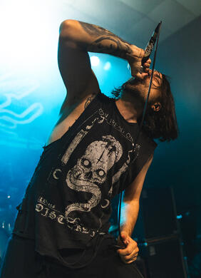 Me Me performing at a show. Promotional photo of VampyCrafts.